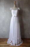 Robe plumetis et dentelle 